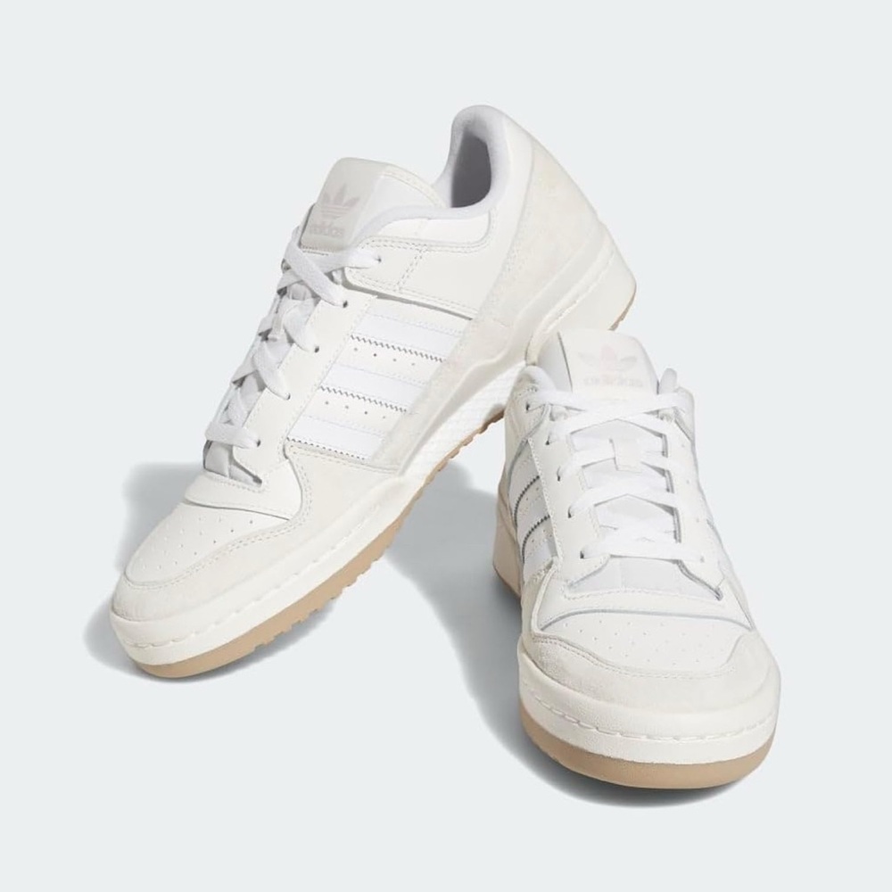 NWOT FORUM LOW CL SHOES